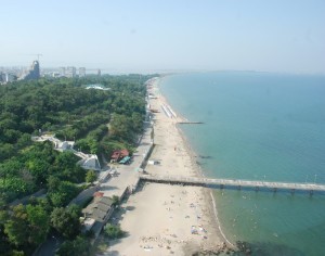 plaj Burgas 300x236 Ремонтът на Мостика в Бургас стартира от 1 септември 