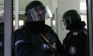 specpolicai 300x182 Арестуваха петима в операция Захарно петле