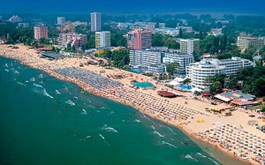 slanchev briag 300x187 All inclusive ът доведе проблемни туристи на плажа в Сл. бряг