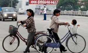 21497f594e5523229e89f16d60303213 300x182 Северна Корея позволи на жените да карат велосипеди и да носят високи токчета