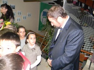 8 300x225 Министър Тотю Младенов и областният управител Константин Гребенаров дадоха старт на новата учебна година в Бургас