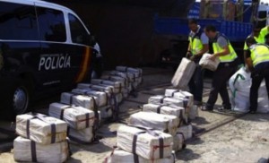 bd232f3f6b11b1b5dc233254b565e929 300x182 Полицията в Испания задържа нови 500 кг кокаин на два кораба