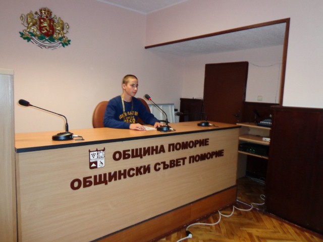 DSC00079 1024x768 Осмокласникът Румен Костов стана кмет за 1 ден на община Поморие /видео/