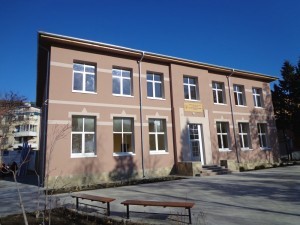 DSC00189 300x225 Приключва проект „Обновяване на образователната инфраструктура – община Поморие”