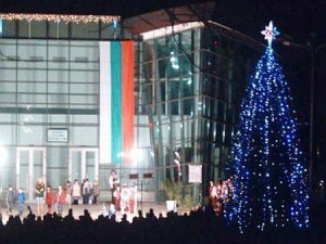 elha 300x225 10.12.2012г.   запалване на светлините на Коледните елхи в Поморие и Каблешково