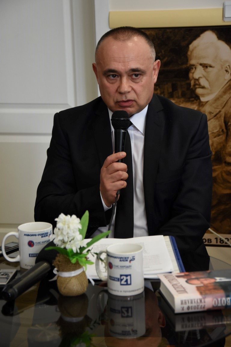 d-r-kostadinov